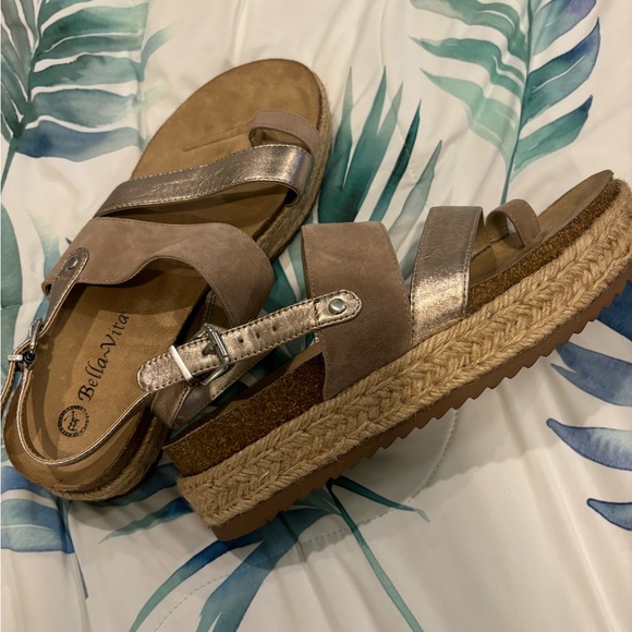 Bella Vita Shoes - Bella Vita wedge sandal. Super cute and barely worn!